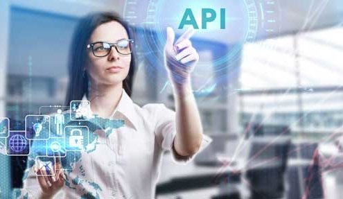 API wird die Zukunftstechnologie für Banken und Tech-Unternehmen. Foto: Marina-Putilova_123rf.com